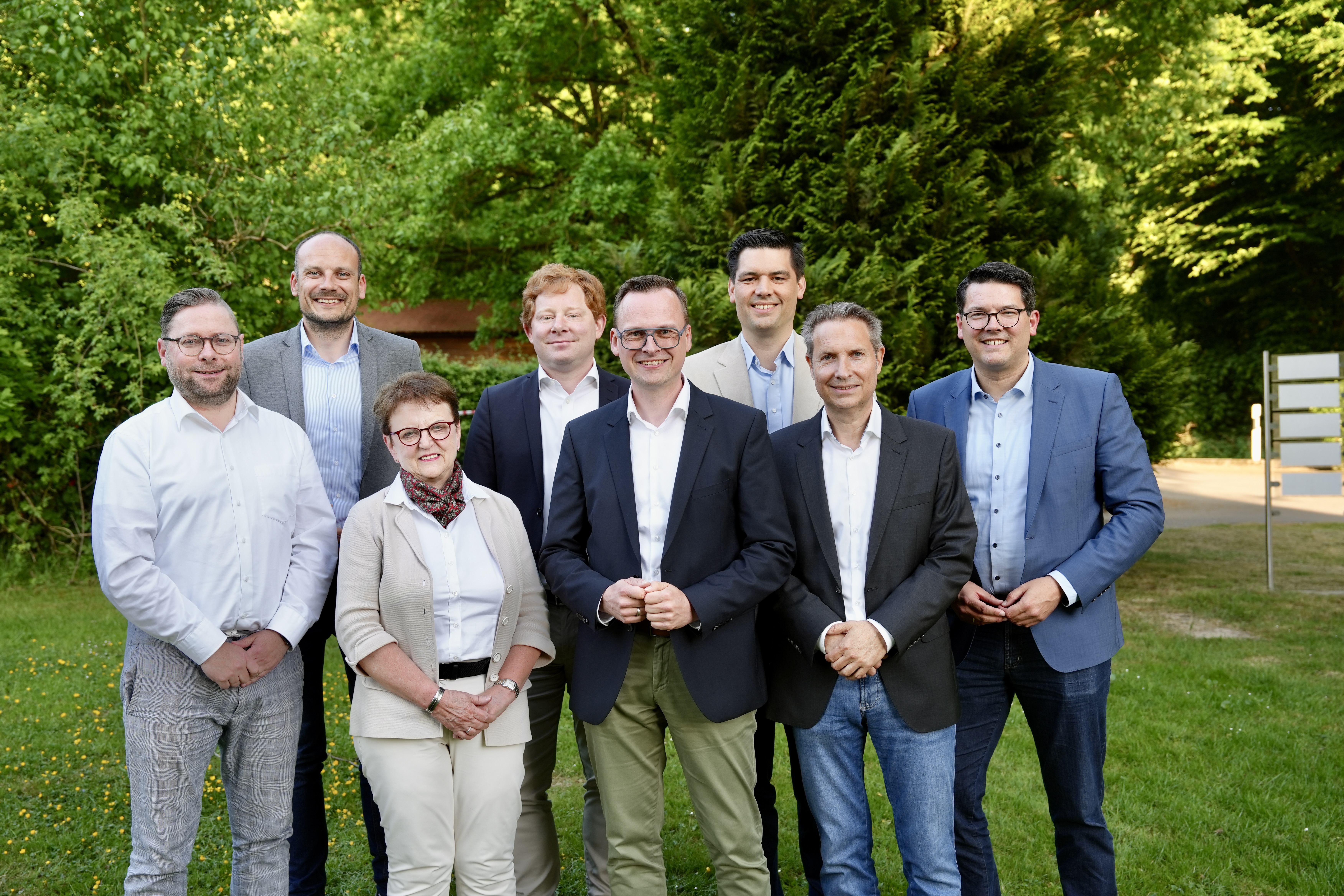 Kilian Schmale, Philip Kleineberg, Doris Uppenbrock, Ren Siekmann, Ronald Abrock, Mirco Schmidt, Stefan Bske, Joachim Ebmeyer MdB (von links nach rechts)
